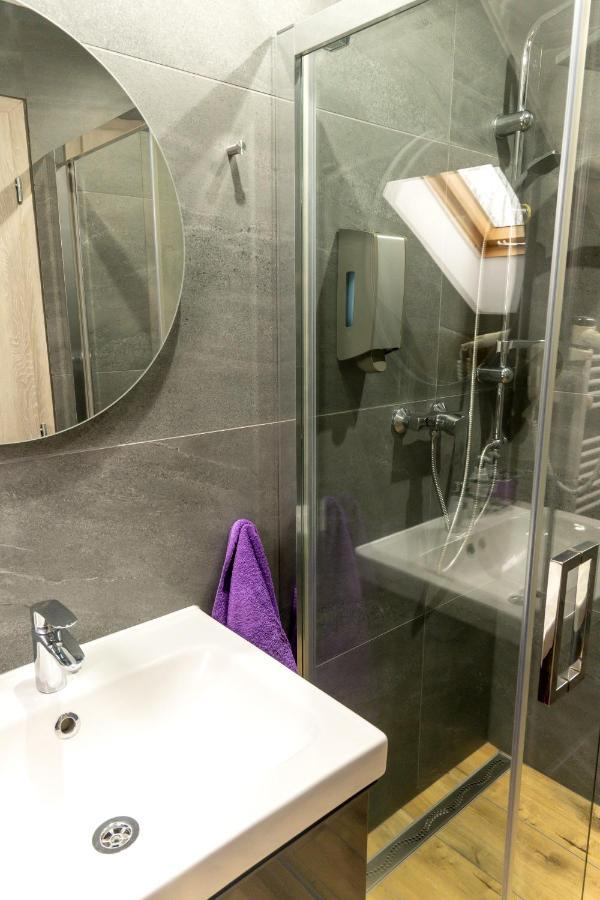 Nisa Apartments โนวาเลสนา ภายนอก รูปภาพ