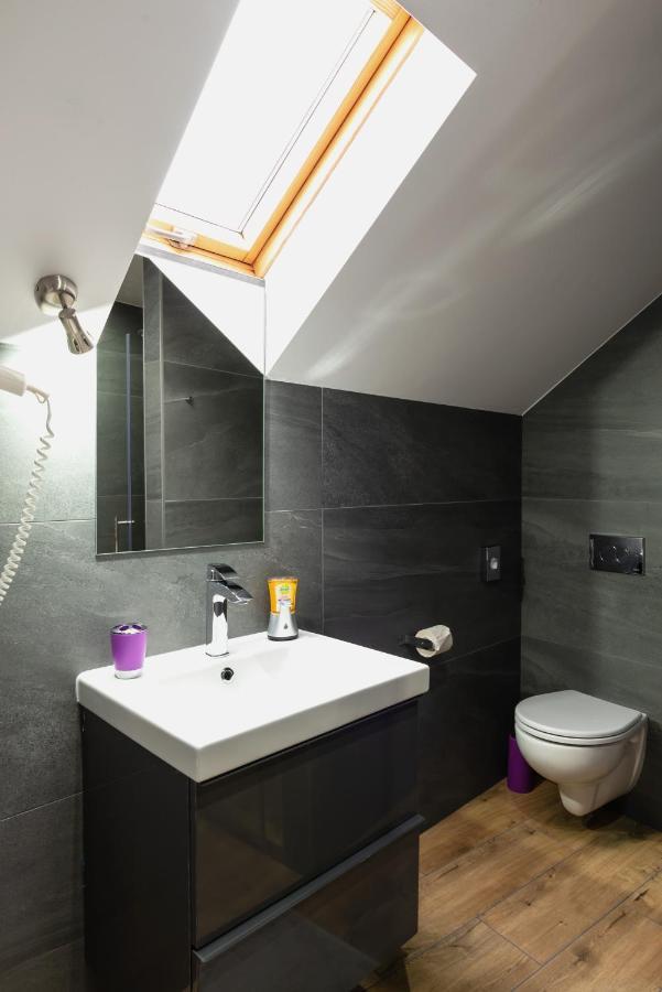 Nisa Apartments โนวาเลสนา ภายนอก รูปภาพ